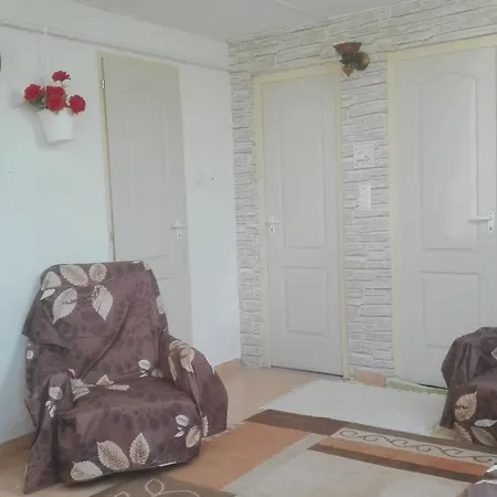 Barakah Farm & Apartman * Balatonszabadi Fürdőtelep